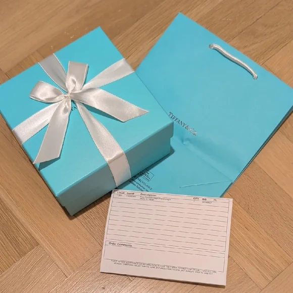 NWT Tiffany & Co. Elsa Peretti Cobalt Heart Paperweight Original Turquoise Box - Picture 2 of 3